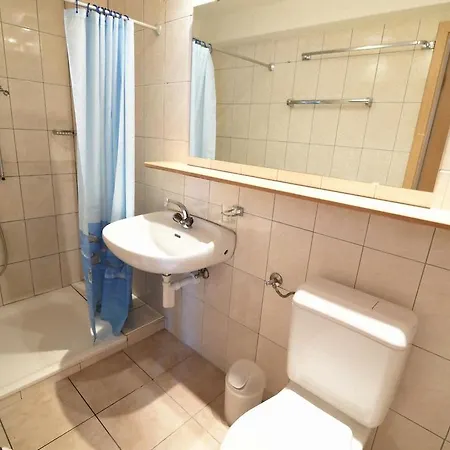 West Station Holidays Интерлакен